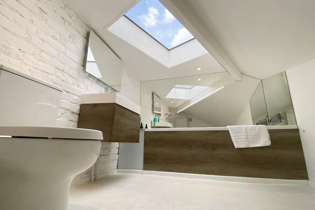 Modern Design 3brs 2f House Close To Victoria Pousada Londres